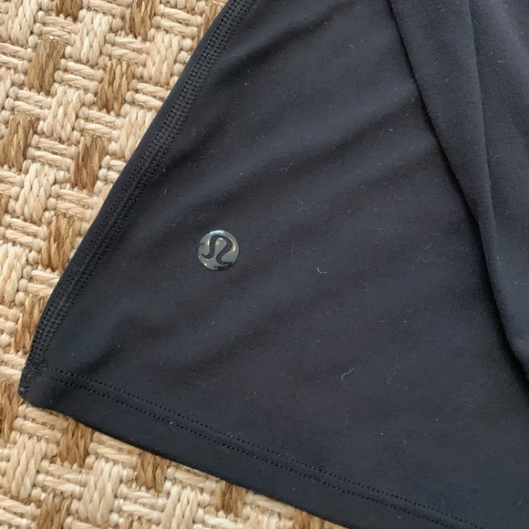 Lululemon Layer Me Turtleneck size 6 black. - Picture 3 of 7